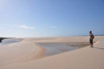 Admirando as dunas do Feijão Bravo, no Delta do Parnaíba, na fronteira dos estados do Piauí e Maranhão